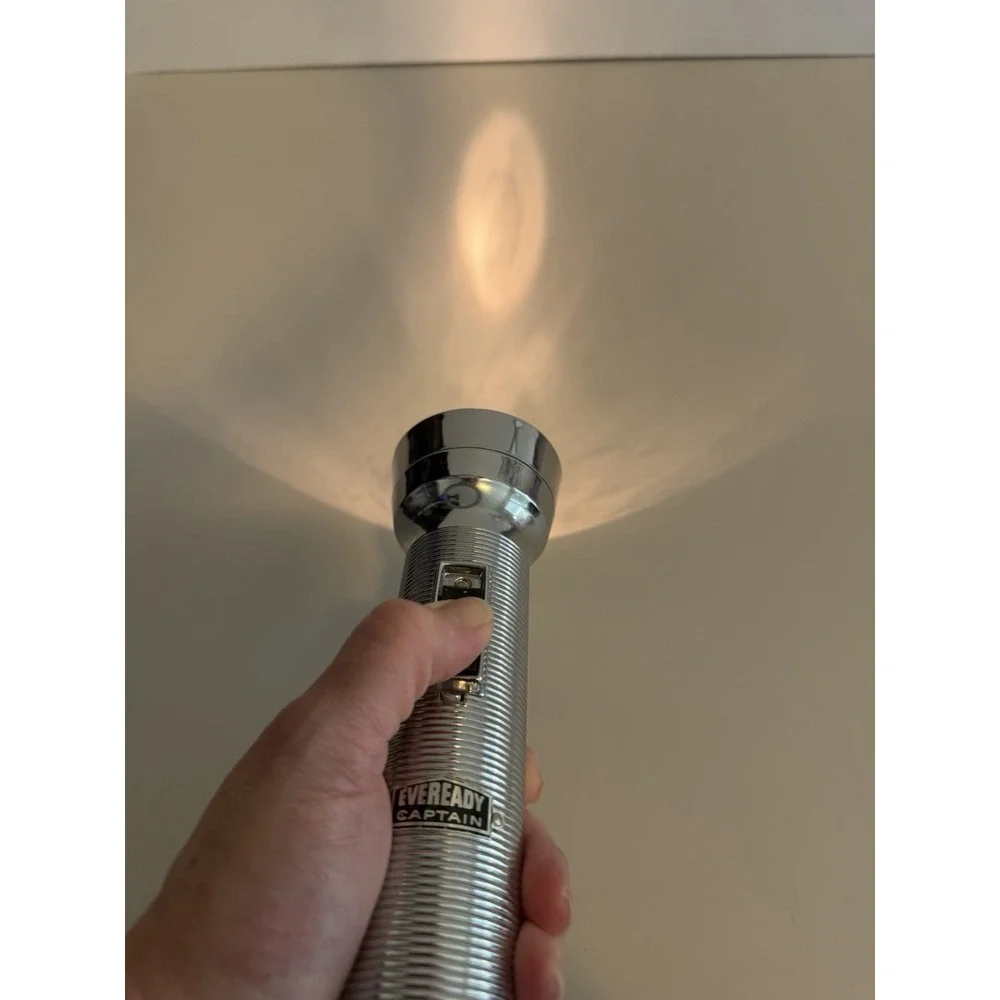 EVEREADY Captain Vintage Metal Flashlight Union Carbide Collectible Torch Lamp